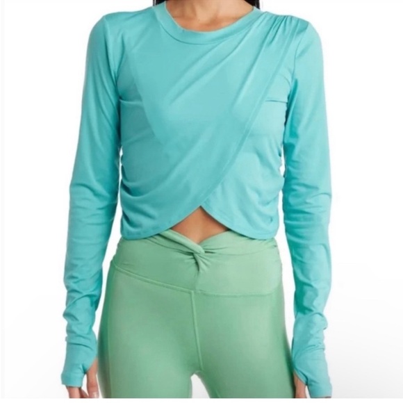 Free People Tops - 💗 Free People Movement With a Twist Top in Teal